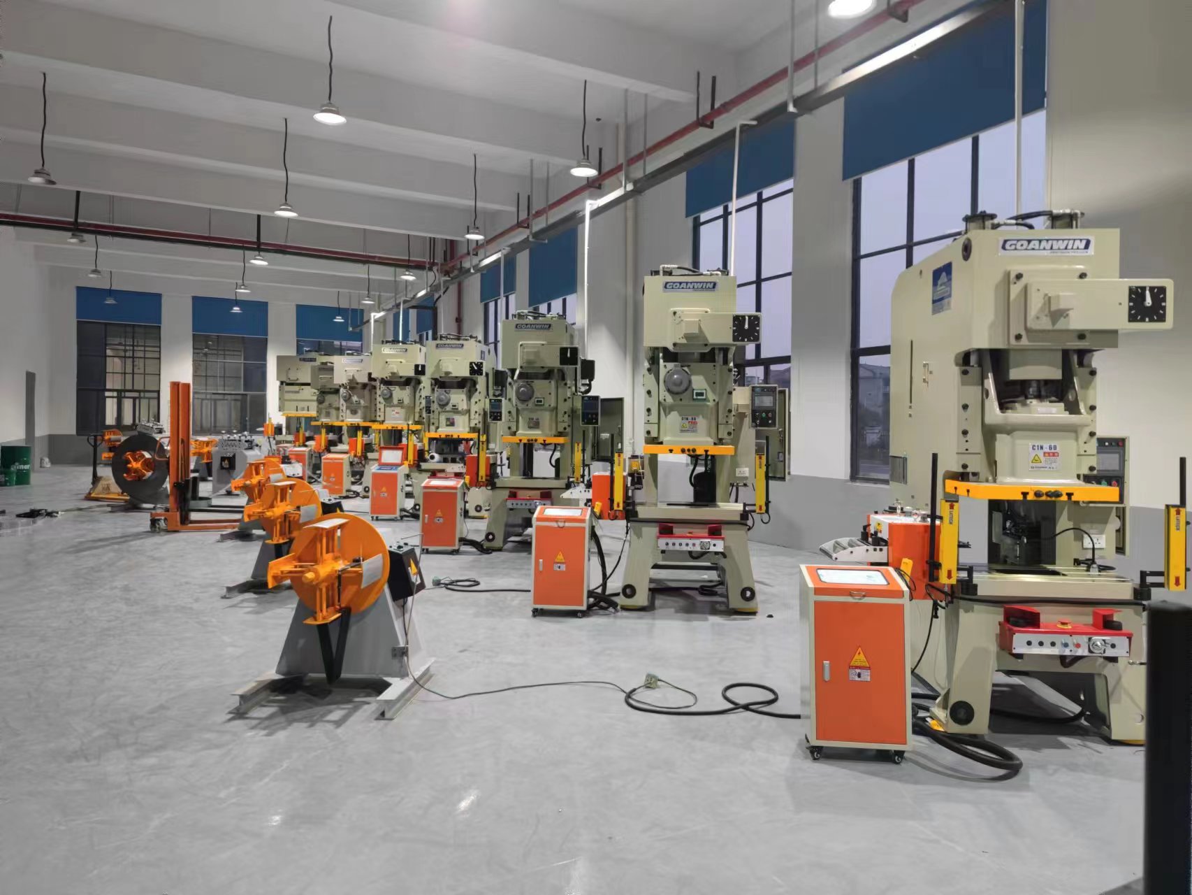 伺服送料機（氣動放松）